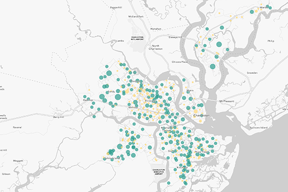 A map of South Carolina that shows total population change by neighborhood from 2010 to 2020 with green dots that represent an increase and yellow dots that represent a decrease 